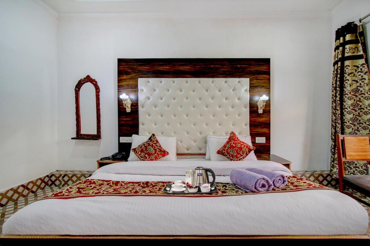 Hotel Royal Hameed Сринагар Экстерьер фото
