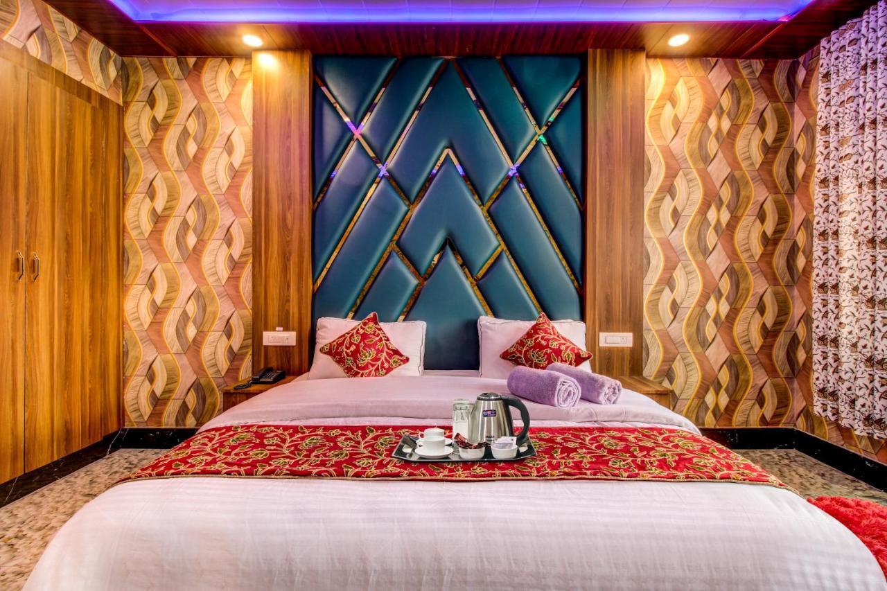 Hotel Royal Hameed Сринагар Номер фото
