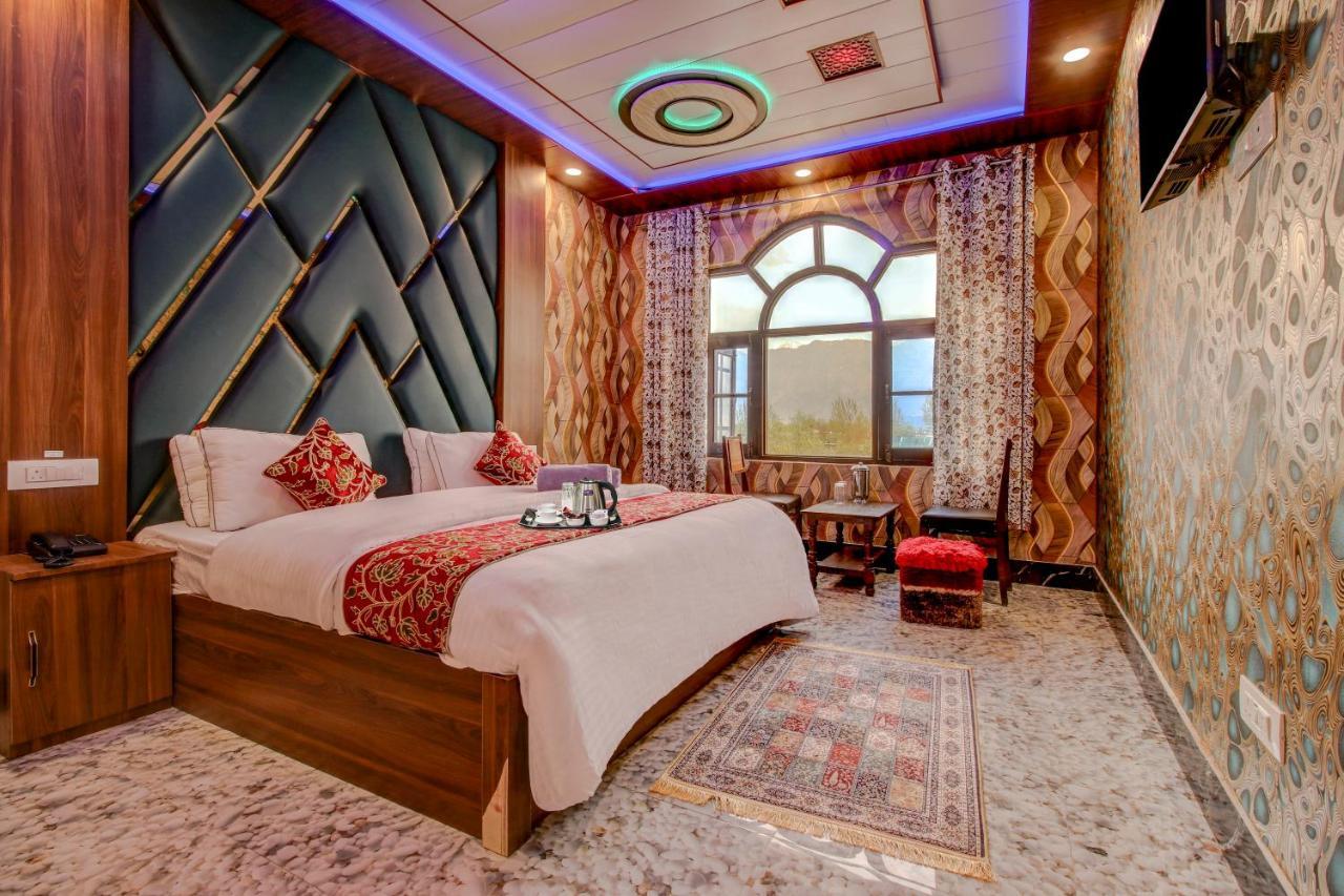 Hotel Royal Hameed Сринагар Номер фото